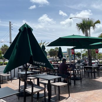 Starbucks - Starbucks outdoor patio! - Coffee & Tea Near Me - Wilton Manors, Florida Starbucks - Starbucks outdoor patio! - Coffee & Tea Near Me - Wilton Manors, Florida