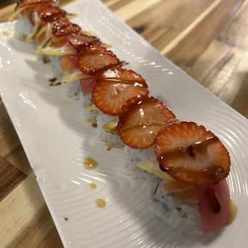 The Parlor Sushi - Berryade Roll - Sushi Bars Near Me - Montclair, California The Parlor Sushi - Berryade Roll - Sushi Bars Near Me - Montclair, California