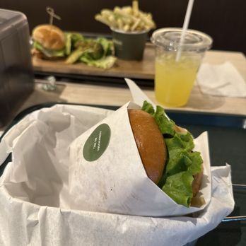 Veganburg - Shrooms Burg and mini meal - Vegan Near Me - Hesperia, California Veganburg - Shrooms Burg and mini meal - Vegan Near Me - Hesperia, California