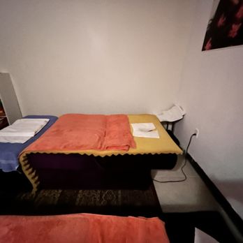 King Foot Massage - Massage table - Massage Near Me - Dallas, Texas King Foot Massage - Massage table - Massage Near Me - Dallas, Texas