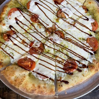 Mad Co. Brew House - Margarita pizza - Brewpubs Near Me - Marshall, North Carolina