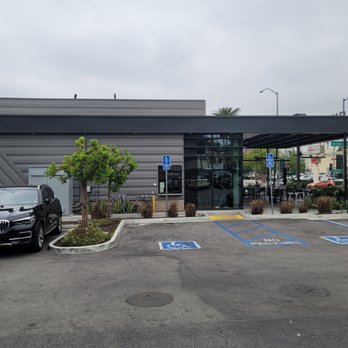 Shake Shack Pasadena - Burgers Near Me - Pasadena, California