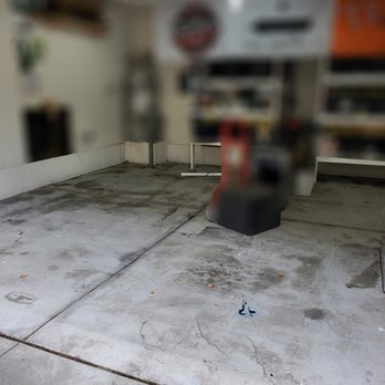 Alien Steamers - Garage After Cleaning (still damp, very clean!) - Carpet Cleaning Near Me Alien Steamers - Garage After Cleaning (still damp, very clean!) - Carpet Cleaning Near Me