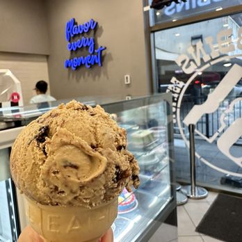 Baskin-Robbins - Jamoca Almond ice cream - Ice Cream & Frozen Yogurt Near Me - Burnaby, British Columbia Baskin-Robbins - Jamoca Almond ice cream - Ice Cream & Frozen Yogurt Near Me - Burnaby, British Columbia