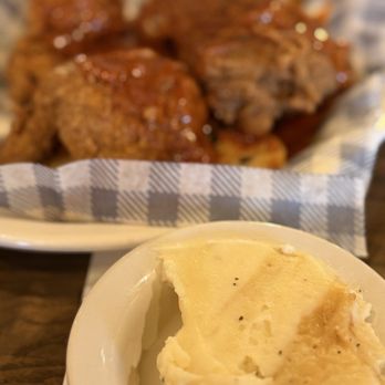 Cracker Barrel Old Country Store - Weekend Nashville Hot Southern Fried Chicken - American Near Me - Las Vegas, Nevada Cracker Barrel Old Country Store - Weekend Nashville Hot Southern Fried Chicken - American Near Me - Las Vegas, Nevada