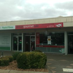 Drouin Gourmet Cafe - Outside