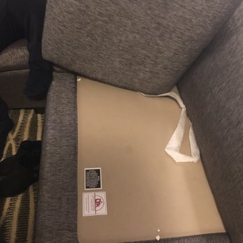 Minneapolis Marriott Southwest - Popcorn in couch at room 525 - Hotels Near Me - Minnetonka, Minnesota Minneapolis Marriott Southwest - Popcorn in couch at room 525 - Hotels Near Me - Minnetonka, Minnesota