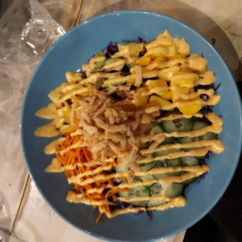 Honi Honi - DIY poke bowl, spicy mayo with salmon (very generous on the fish) topped with fried onions. - Hawaiian Near Me - Montreal, Quebec Honi Honi - DIY poke bowl, spicy mayo with salmon (very generous on the fish) topped with fried onions. - Hawaiian Near Me - Montreal, Quebec