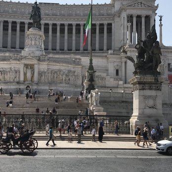 Piazza Venezia - Landmarks & Historical Buildings Near Me - Rome, RM