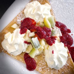 Cafe Breton - Fruit crepe