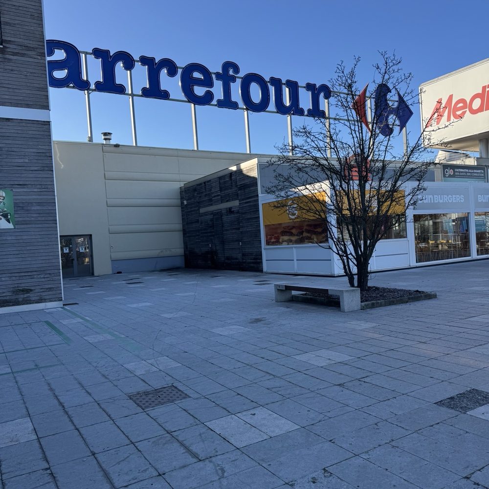 Carosello - Shopping Centers Near Me - Carugate, Michigan
