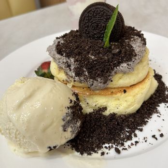 Fluffy Fluffy - Cookies and Cream Souflee - Desserts Near Me - Tustin, California