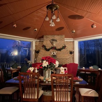 Kane Manor Inn - We had a wonderful breakfast in this room - Bed & Breakfast Near Me - Kane, Pennsylvania