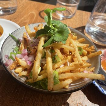 Jay Nok - garlic fries - 9/10 - Thai Near Me - Vancouver, British Columbia