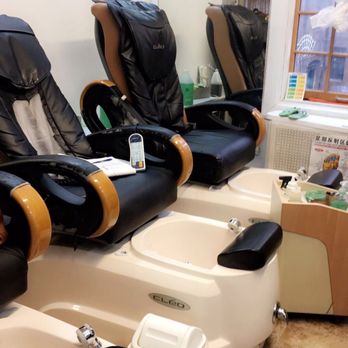 Alice Nails & Spa - Pedicure chairs - Skin Care Near Me - Forest Hills, New York Alice Nails & Spa - Pedicure chairs - Skin Care Near Me - Forest Hills, New York