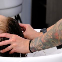 Zandi K Salon