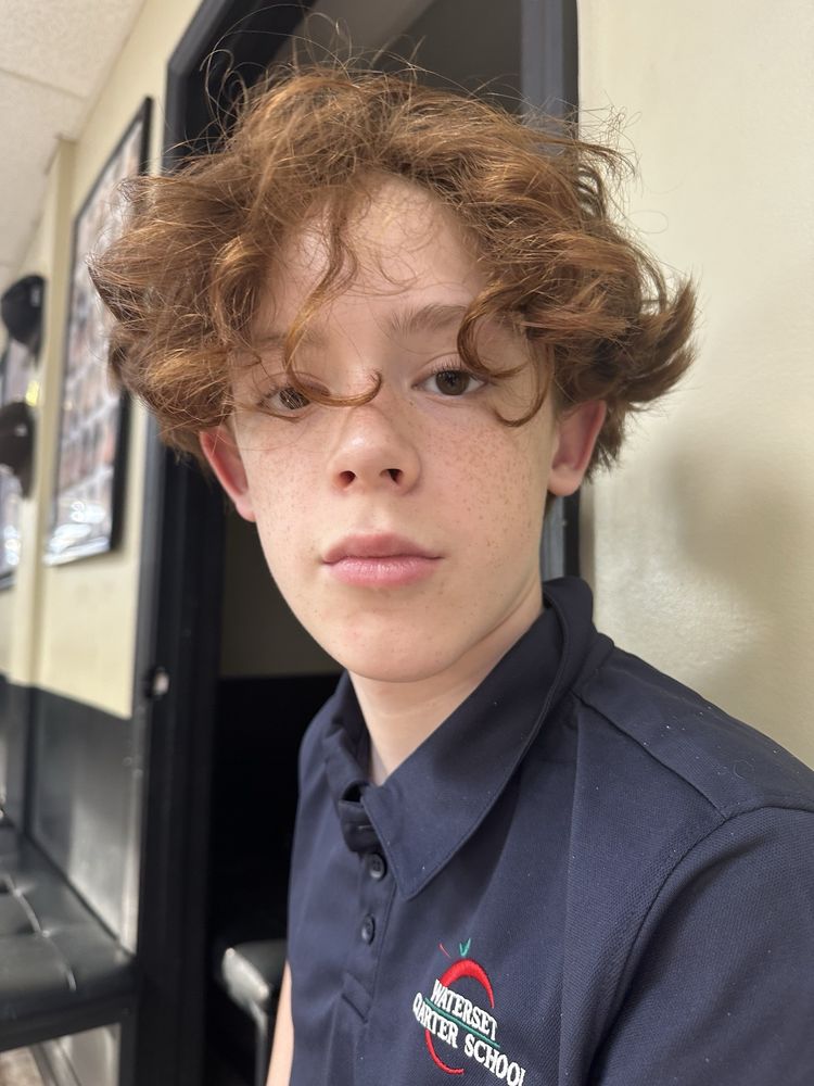 Royalty Cutz Barbershop Logo