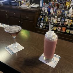 The Villa - Manhattan & Strawberry Daiquiri !! Yum
