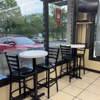 Newyork Cafe & Grill - Lovely seating areas - Bagels Near Me - Edison, New Jersey