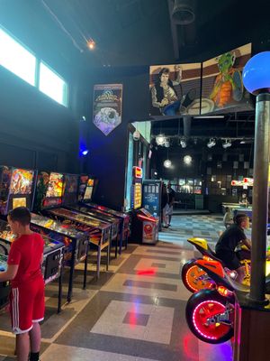 Level Up Arcade by null
