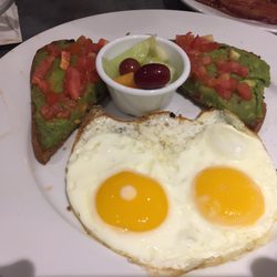 Peach Valley Cafe - Avocado Toast