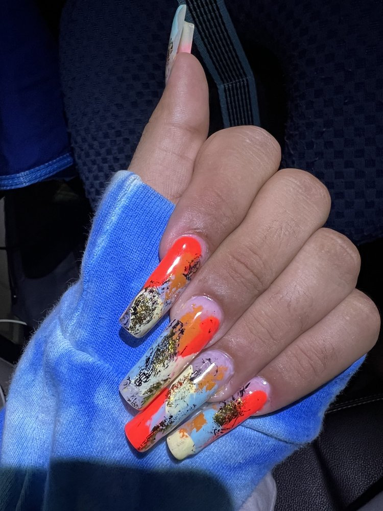 M Nails Studio Logo