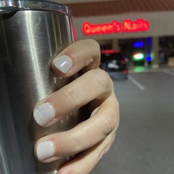 Queen's Nails