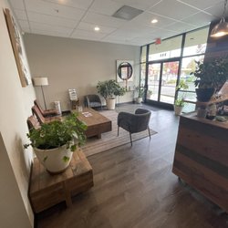 Vitalize Chiropractic - Salmon Creek - Lobby