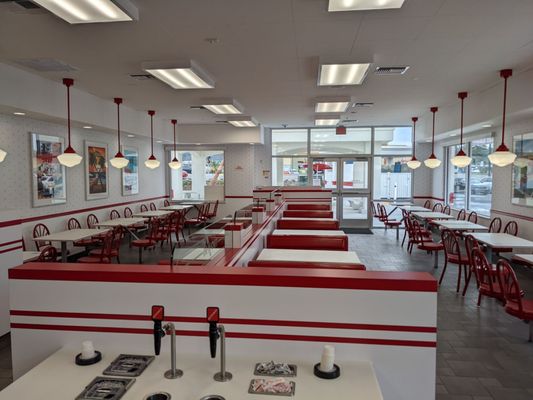 In-N-Out Burger by null