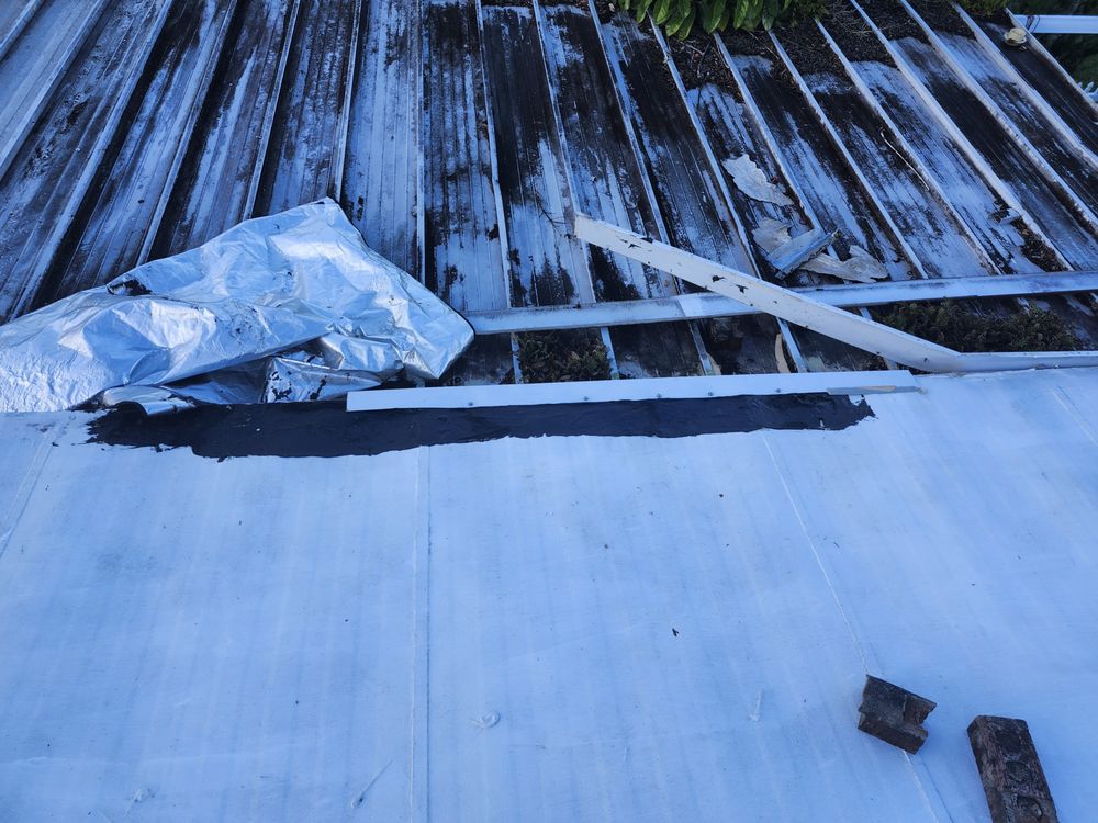 Slide of Duncan Roofing & Pressure Washing