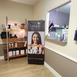 Face2Face 3D/4D Studio & Spa - Waiting room