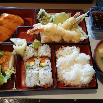 Daruma Restaurant - salmon teriyaki bento box - Japanese Near Me - Schaumburg, Illinois
