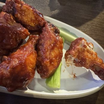 Dave & Buster's Manchester - Honey bbq Original Wings - Arcades Near Me - Manchester, Connecticut Dave & Buster's Manchester - Honey bbq Original Wings - Arcades Near Me - Manchester, Connecticut