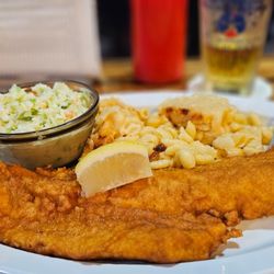 Dave & Ruby’s Oak Grove Tavern
