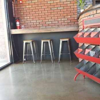 Platform 909 - Few spots to set up and study or talk - Coffee & Tea Near Me - Chino Hills, California