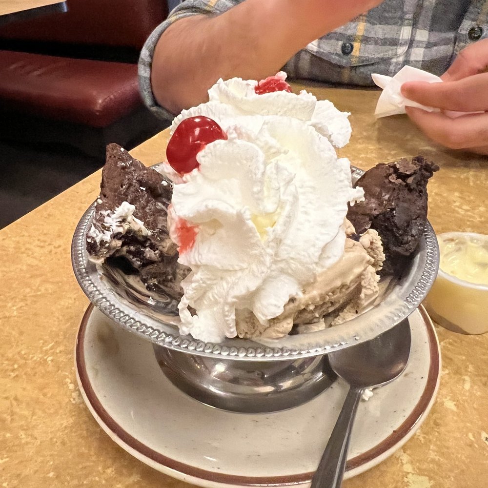 Holsten's - Brownie sundae - Candy Stores Near Me - Bloomfield, New Jersey