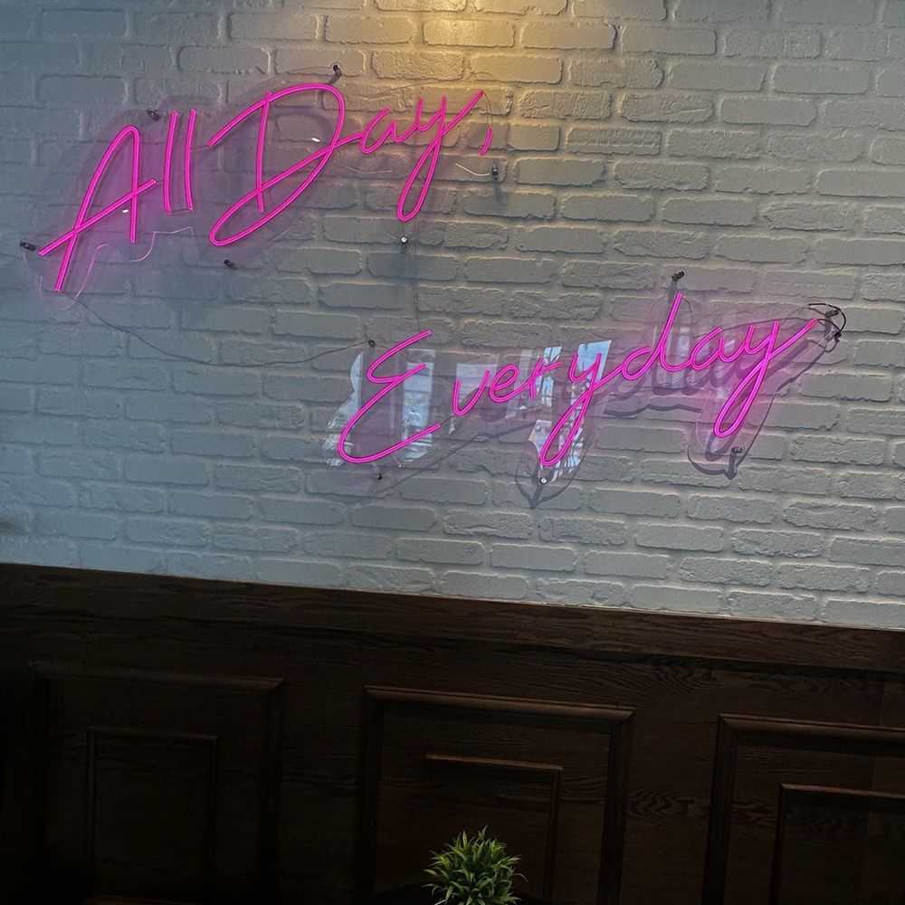 Crema Gourmet  - Cute decor - Breakfast & Brunch Near Me - Dania Beach, Florida