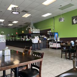 J petal - Counter for ordering - menu on the opposite wall