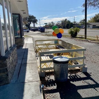 Boba Lounge - Outdoor seating area - Bubble Tea Near Me - Oldsmar, Florida