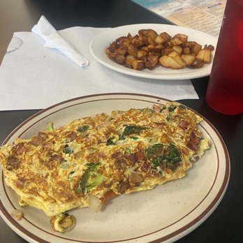 Oceana Diner - Meat Lovers Omelette with extra veggies. - Diners Near Me - Jacksonville, Florida