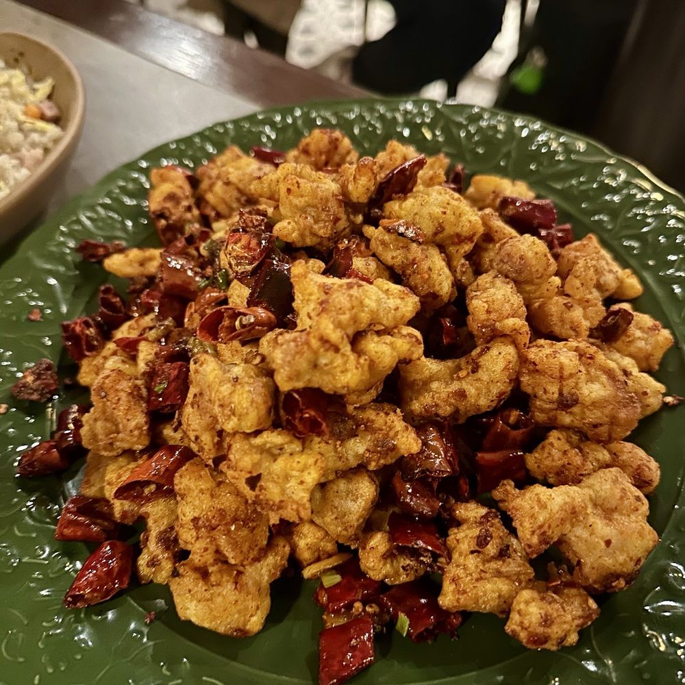 Chi Restaurant & Bar - Fried Chicken w. Dry Chili (Boneless) - Szechuan Near Me - New York, New York