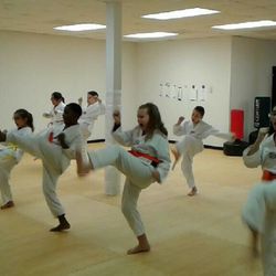 Apex Tae Kwon Do - Kids class kicking practice