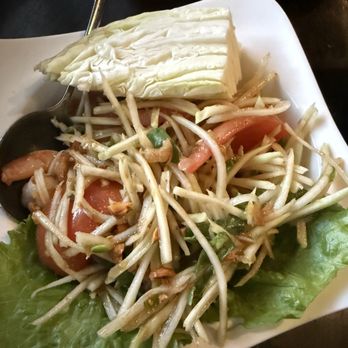 Bai Tong Thai Restaurant - Papaya Salad (Som Tam) - Thai Near Me - Redmond, Washington