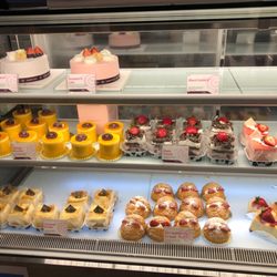 Sweet Hut Bakery & Cafe