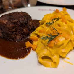Le Comptoir du Marché - Beef confit with butternut linguine