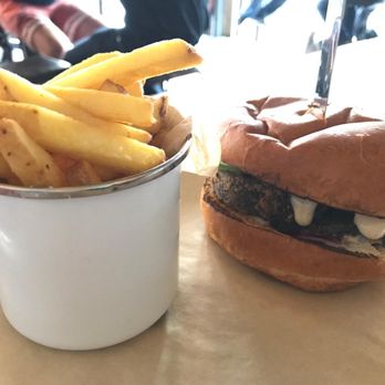 BrewDog Shoreditch - Fried Seitan Sandwich With Fries. Don't forget to try some of that chipotle Ketchup! - Cocktail Bars Near Me - London, XGL BrewDog Shoreditch - Fried Seitan Sandwich With Fries. Don't forget to try some of that chipotle Ketchup! - Cocktail Bars Near Me - London, XGL