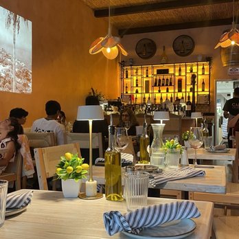 Capri Lasagneria - Beautiful interior - Italian Near Me - Burlingame, California Capri Lasagneria - Beautiful interior - Italian Near Me - Burlingame, California
