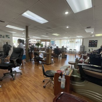 Pinky's Nails - Inside of Pinky's Nails - Nail Salons Near Me - Chelan, Washington Pinky's Nails - Inside of Pinky's Nails - Nail Salons Near Me - Chelan, Washington