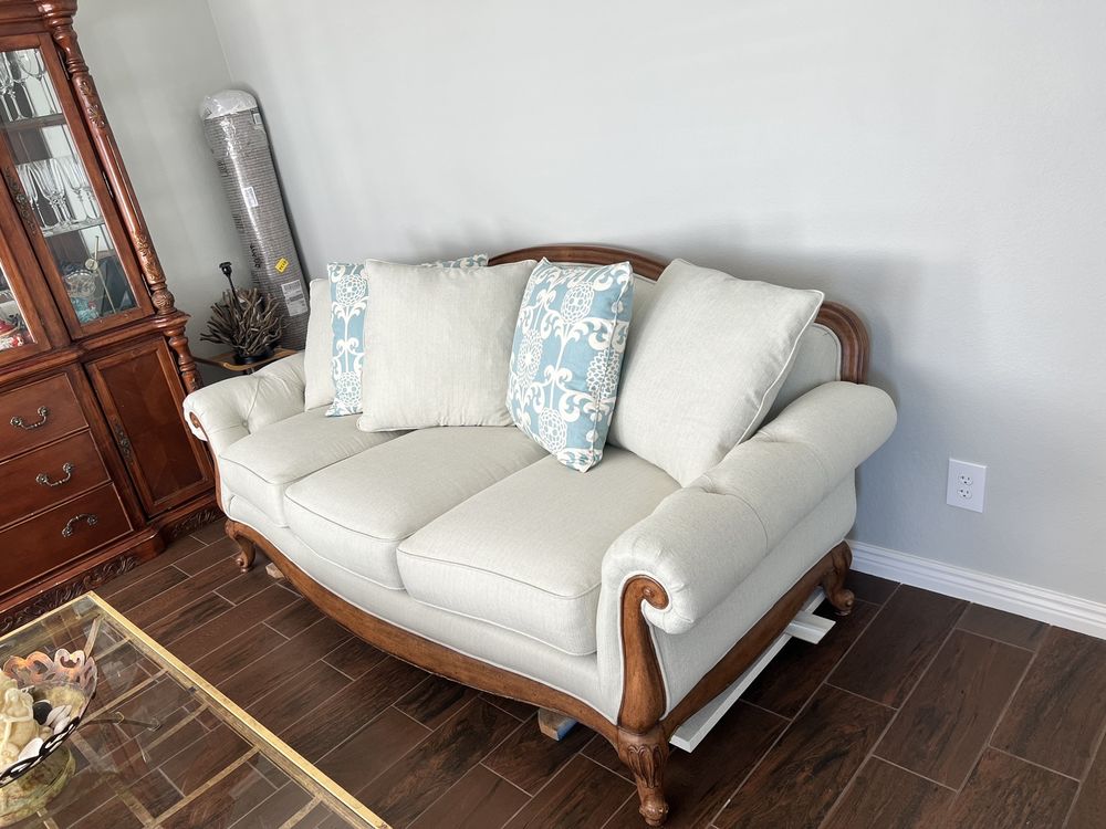 Hernandez Upholstrey - upholstery in Glendale, AZ