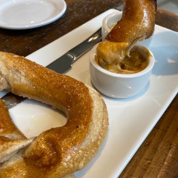 IMBĪB Custom Brews - Pretzel with beer cheese - Brewpubs Near Me - Sparks, Nevada